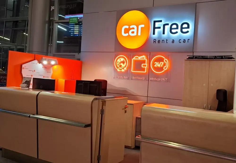 Rent a car at Poznan airport / fot. CarFree