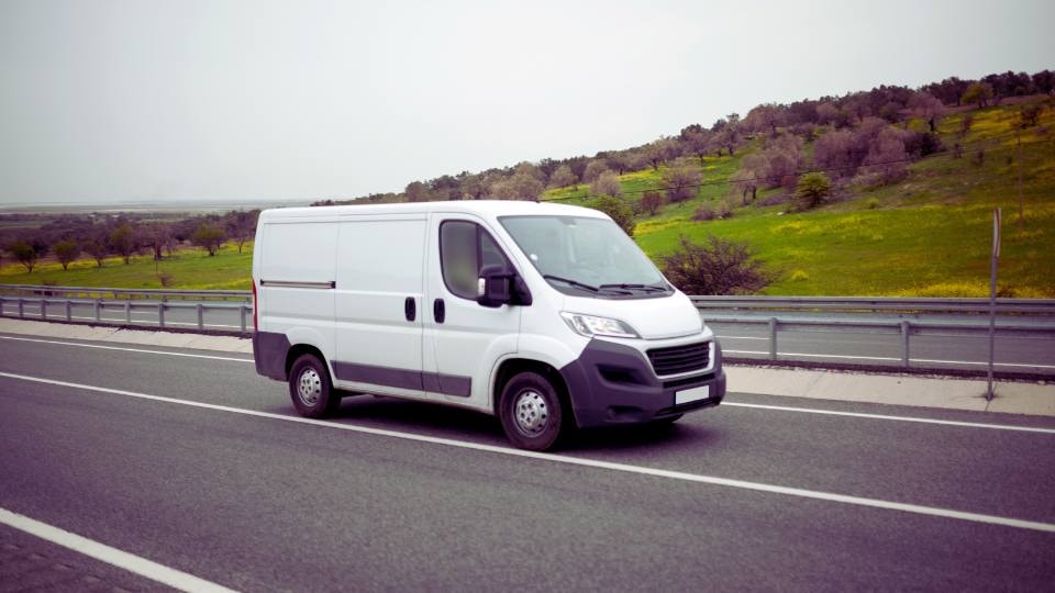 Samochody dostawcze do wynajęcia Mokotów / canva