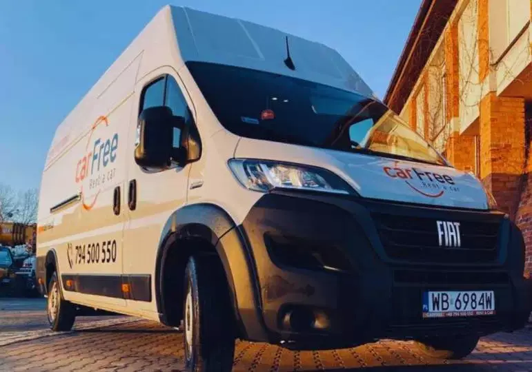 Bus dostawczy na wynajem w CarFree