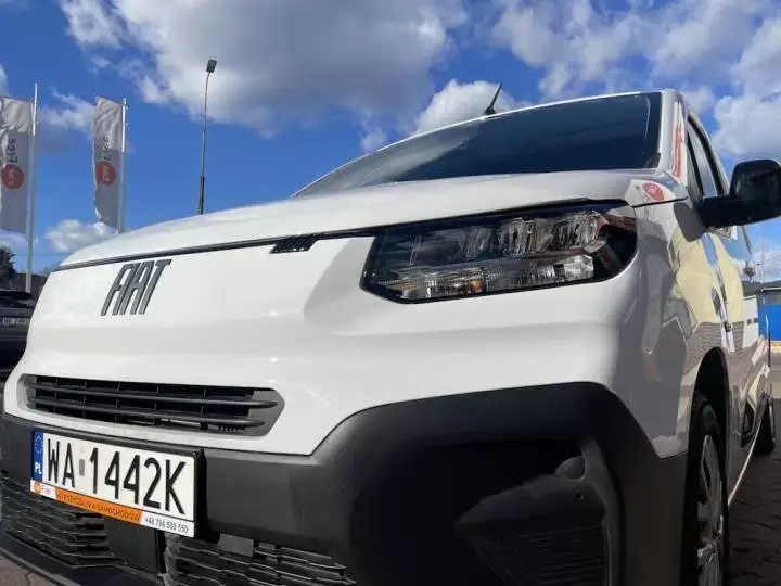 Fiat Doblo chłodnia na wynajem w CarFree