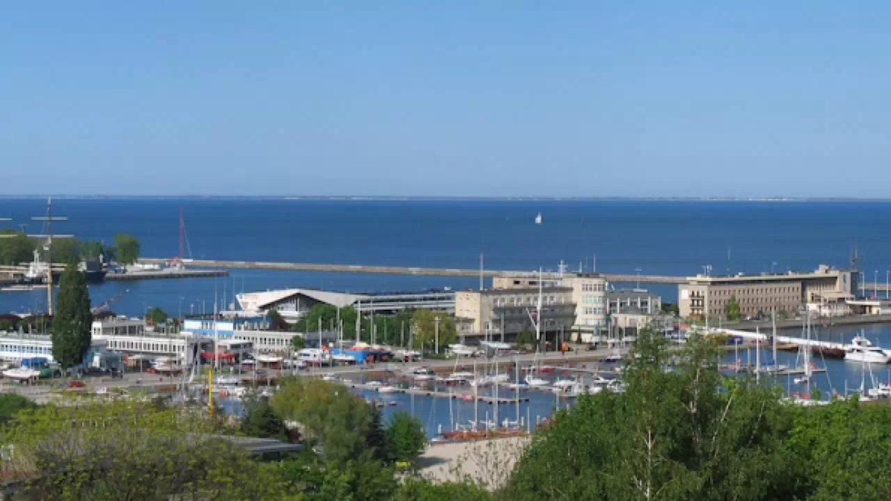 Panorama na zatokę Gdańską, którą widać z Kamiennej Góry.