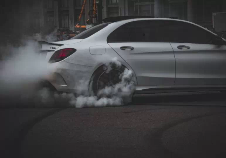 Mandat za drift/ fot. Canva.com