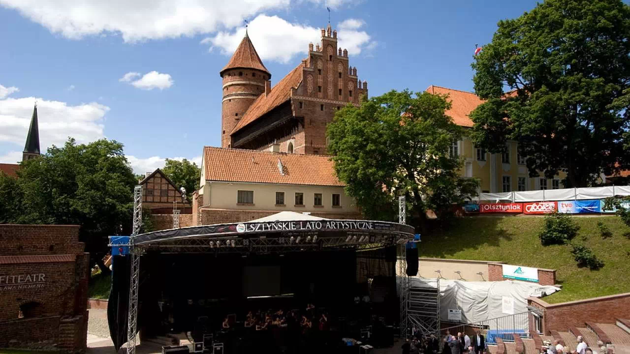 Amfiteatr w Olsztynie podczas jednej z letnich imprez.