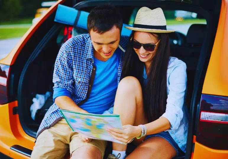 Wyjazd za granicę a wypożyczenie auta / fot. Canva.com