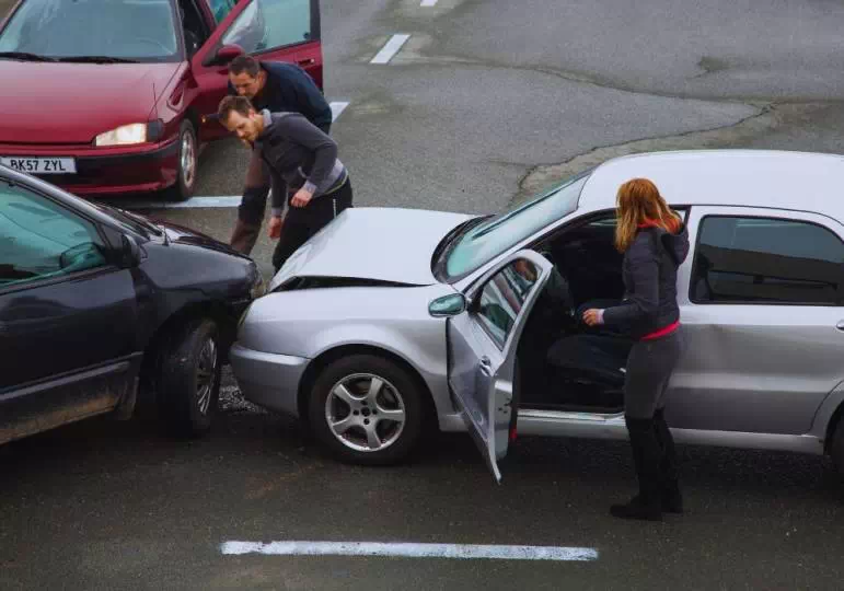 Co to jest kolizja? (fot. Canva.com)