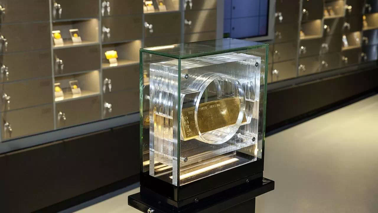 Sztabka złota w Centrum Pieniądz NBP w Warszawie