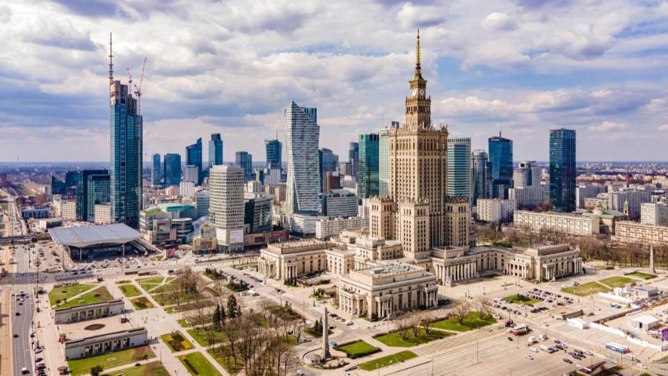 Strefa płatnego parkowania Warszawa - godziny, mapa, jakie ceny? / canva.com