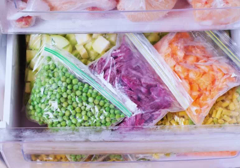 Jak przewozić mrożone pożywienie? / fot. Canva.com