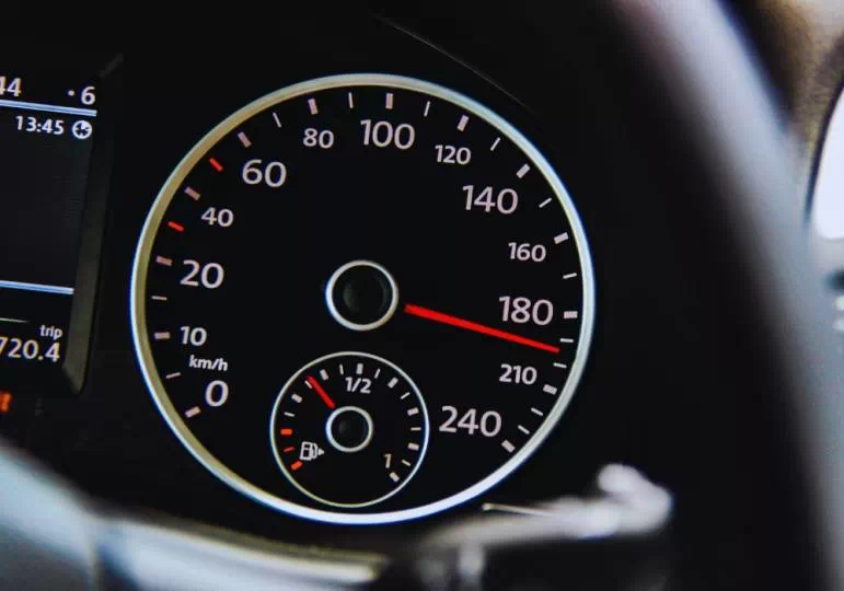 Czy mandat z fotoradaru się przedawnia? / fot. Canva.com