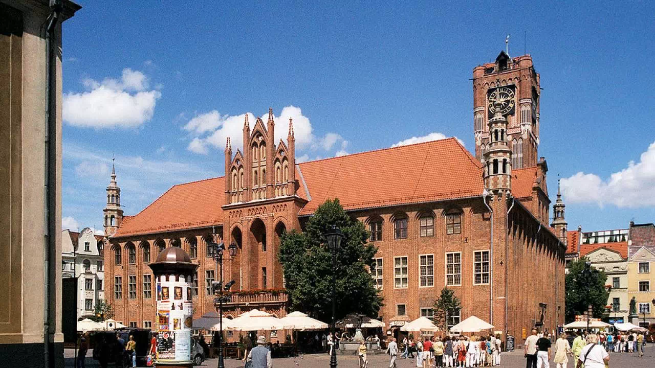 Ratusz i Rynek Staromiejski w Toruniu