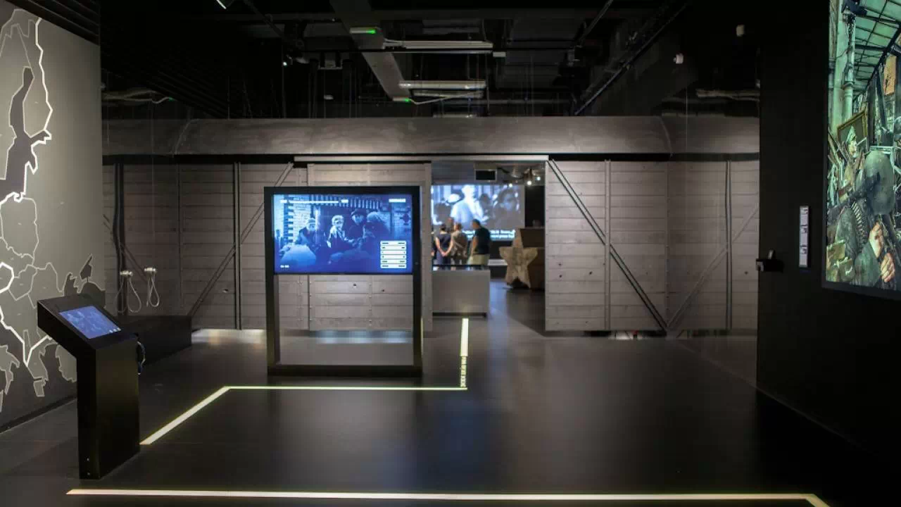 Wnętrze i ekspozycja Centrum Dialogu Przełomy w Szczecinie