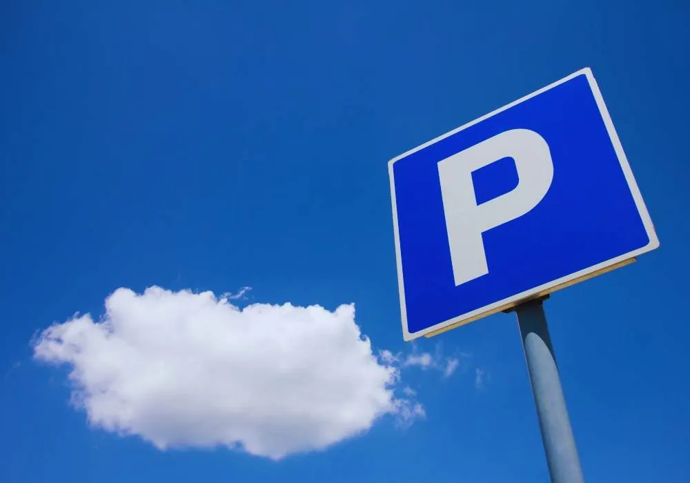 Mandat za złe parkowanie - ile wynosi?