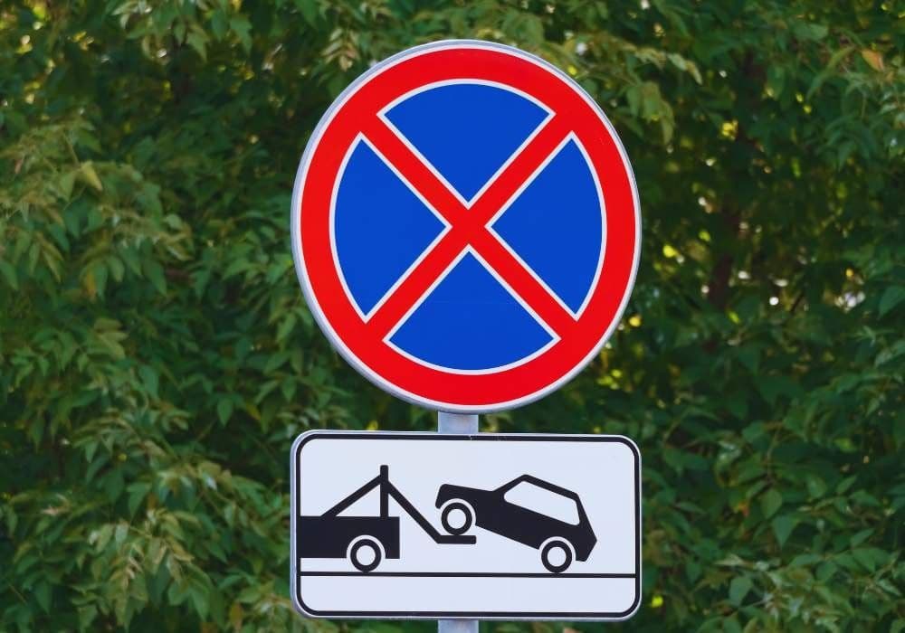 Zakaz postoju a zakaz zatrzymywania się