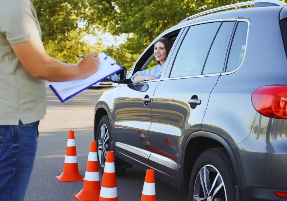 Kategorie prawa jazdy w Polsce - uprawnienia do kierowania pojazdami