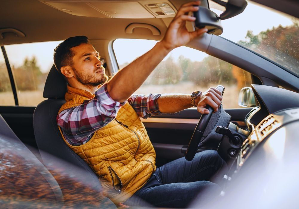 Jak prawidłowo ustawić lusterka w samochodzie?